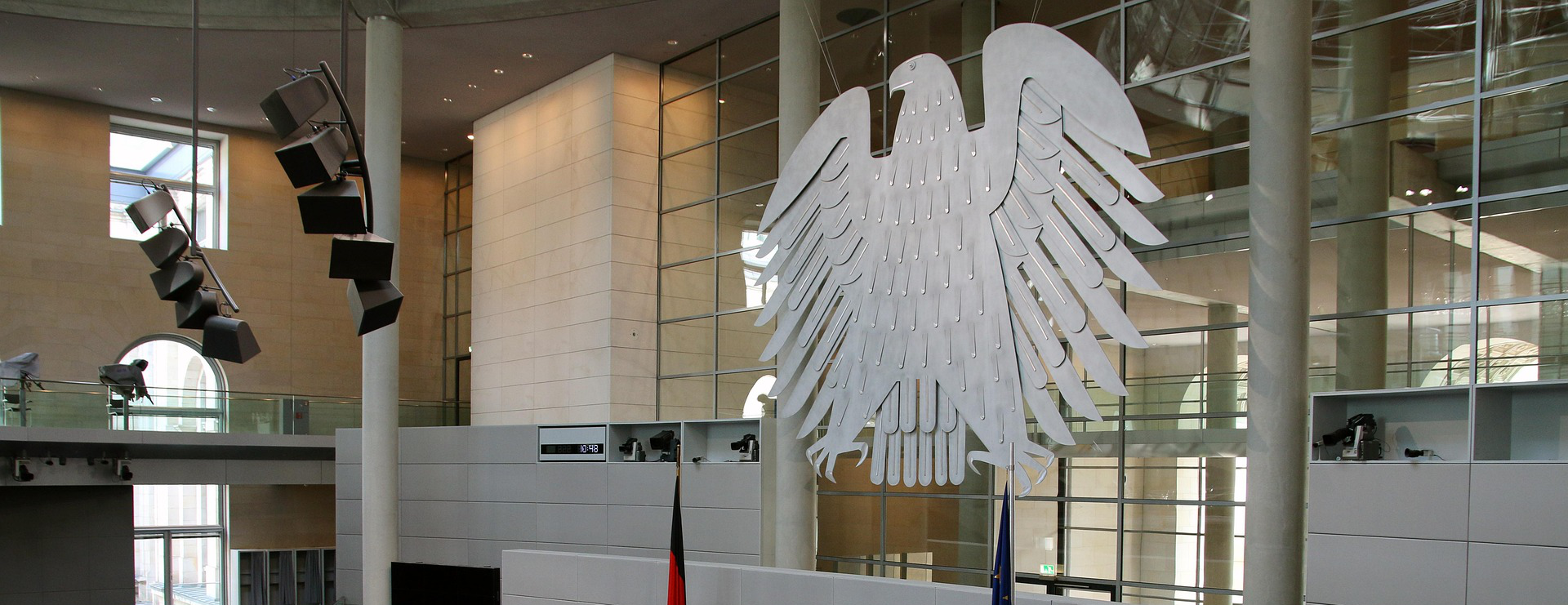 Bundestag Plänarsaal mit Bundesadler